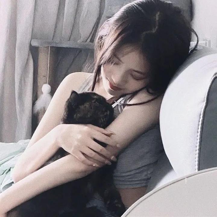 跪毯旁的眼泪